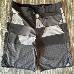 OP - OPFLEX Gray Black White 4 Way Stretch Men’s Geo Print Board Shorts 30 Waist